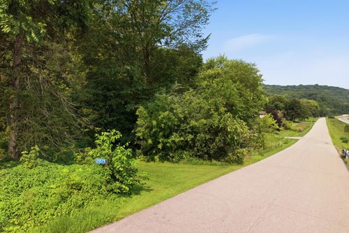 25579 Leeward Road, Winona, MN, 55987 | Card Image