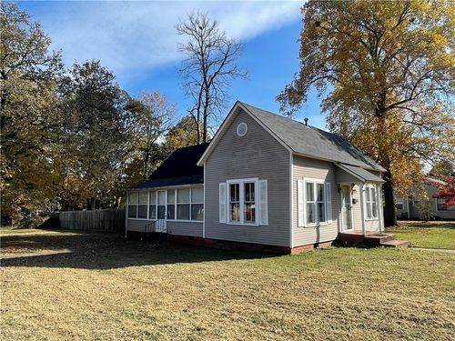 620 N Miller St, Clarksville, AR, 72830-2740 | Card Image