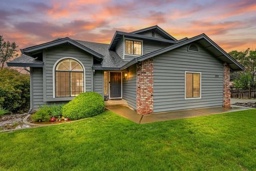 2818 Alhambra Dr, Cameron Park, CA, 95682-8820 | Card Image