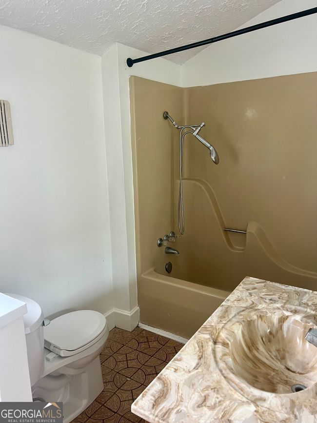 40 S College St, House other with 3 bedrooms, 3 bathrooms and null parking in Metter GA | Image 31