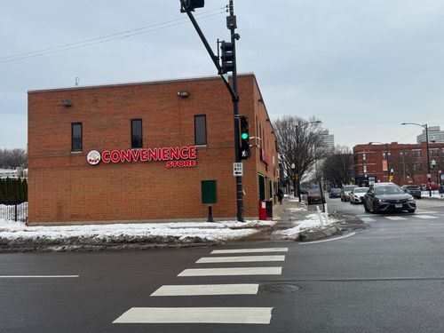 200 E 35th St, Chicago, IL, 60616-3908 | Card Image