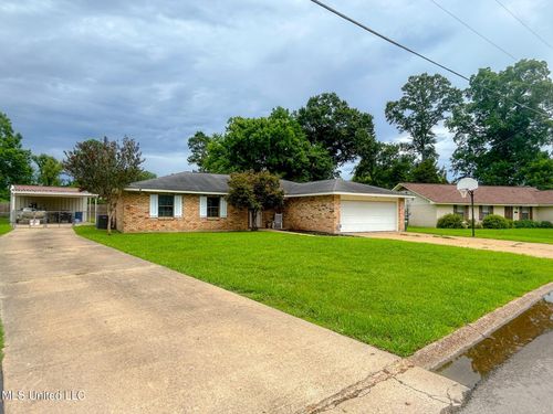 209 Margaret Ave, Natchez, MS, 39120-4323 | Card Image