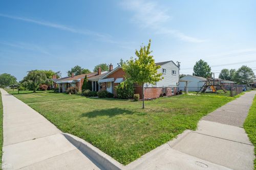 24612 Panama Ave, Warren, MI, 48091-1740 | Card Image