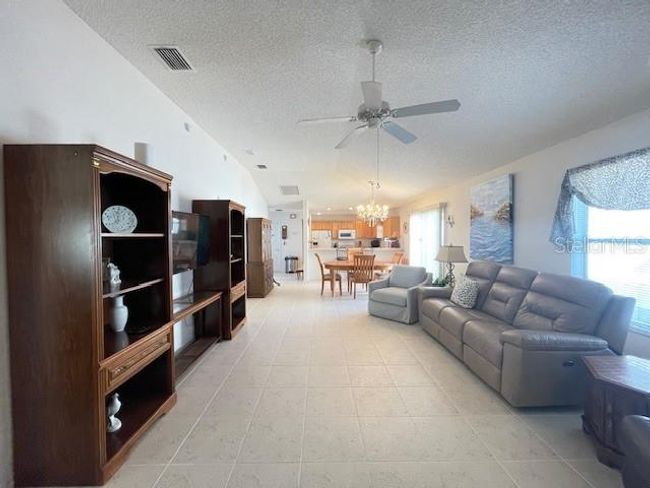 7620 Se 171st Horseshoe Lane, House other with 2 bedrooms, 2 bathrooms and null parking in The Villages FL | Image 6