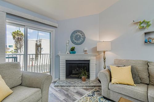 apt-5-4383 Kansas St, San Diego, CA, 92104-1249 | Card Image