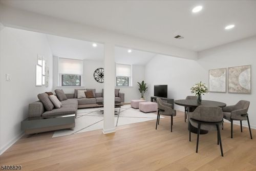 e201-103 Park Ave, Summit, NJ, 07901-4900 | Card Image