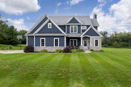 W4654 Pebble Dr, Elkhorn, WI, 53121-4064 | Card Image