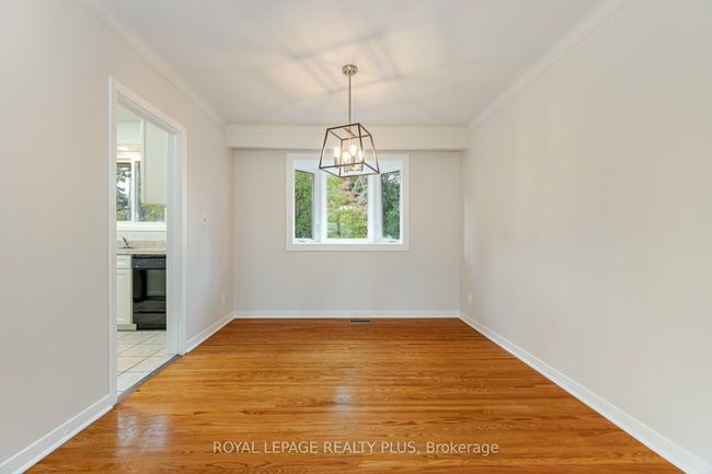 334 Oakwood Dr, House other with 3 bedrooms, 3 bathrooms and 2 parking in Burlington ON | Image 6