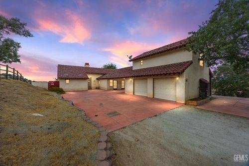 30721 Condor Pl, Tehachapi, CA, 93561-5116 | Card Image