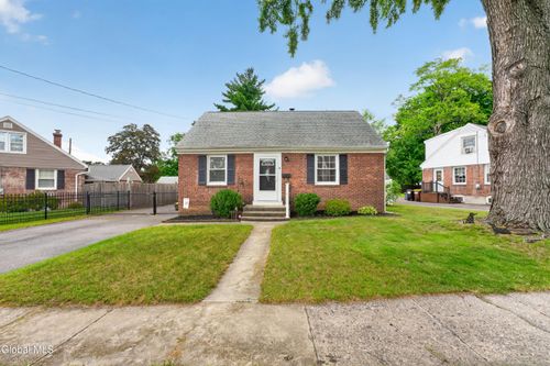 4 Eisenhower Ct, Colonie, NY, 12205-4255 | Card Image