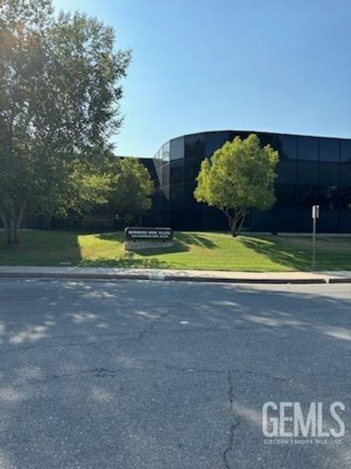 1075-5401 Business Park S, Bakersfield, CA, 93309-0721 | Card Image