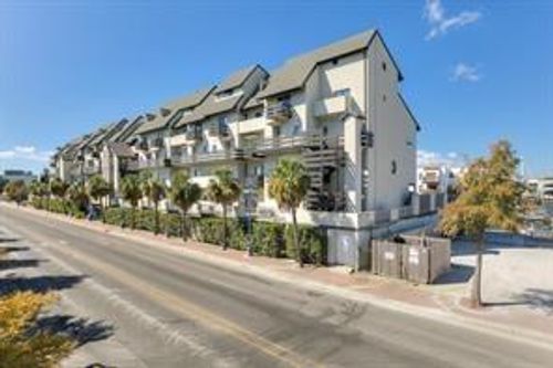 apt-6-7300 Lakeshore Dr, New Orleans, LA, 70124-2461 | Card Image