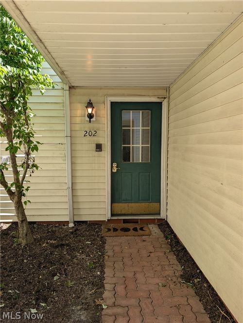 6221 Center St, Mentor, OH, 44060-8627 | Card Image