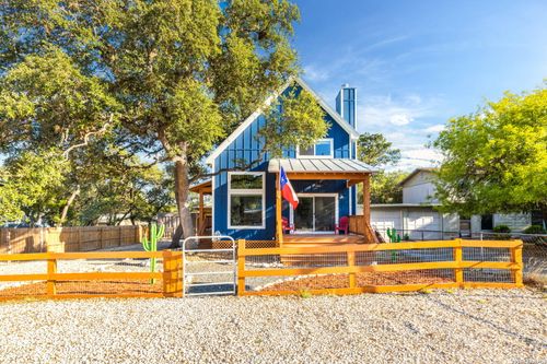 219 White Bass Dr, Pipe Creek, TX, 78063-6525 | Card Image