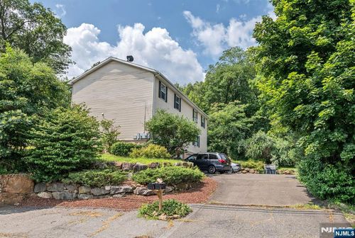 68 Greenwood Ave, Haskell, NJ, 07420-1509 | Card Image