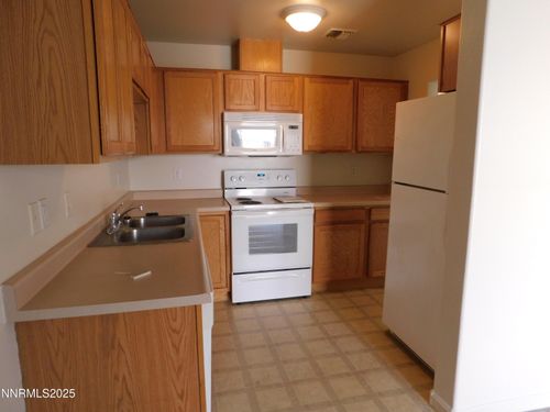c-685 Sunny Ln, Fernley, NV, 89408-9836 | Card Image