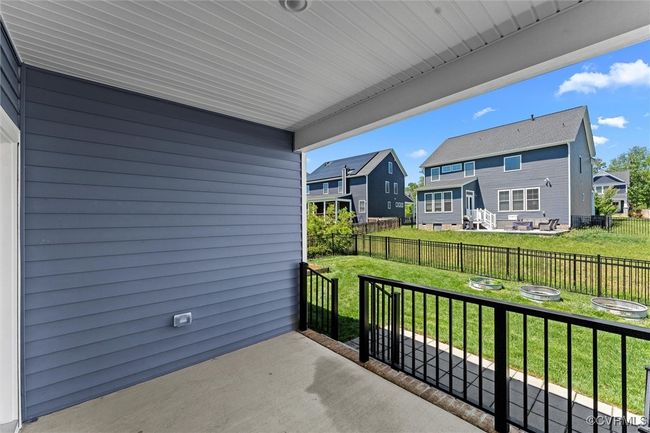 Balcony with a residential view | Image 44