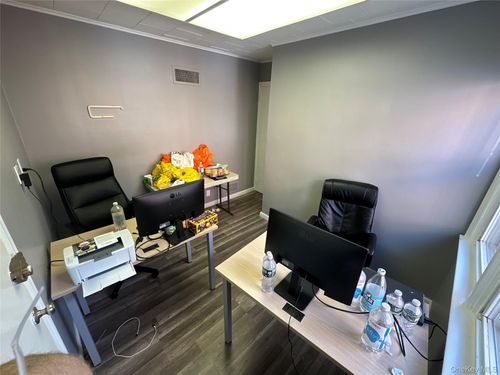 r-460 Atlantic Ave, East Rockaway, NY, 11518-1547 | Card Image