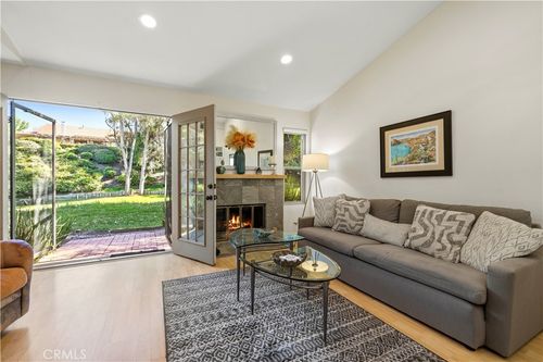 19958 Avenue Of The Oaks, Newhall, CA, 91321-1387 | Card Image