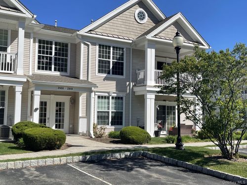 2814 Bennington Dr, Fishkill, NY, 12524-4960 | Card Image