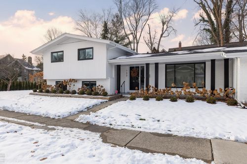 152 Kerby Rd, Grosse Pointe Farms, MI, 48236-3125 | Card Image