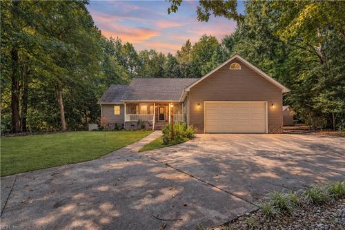 124 Gillette Ct, Franklin, VA, 23851-2345 | Card Image