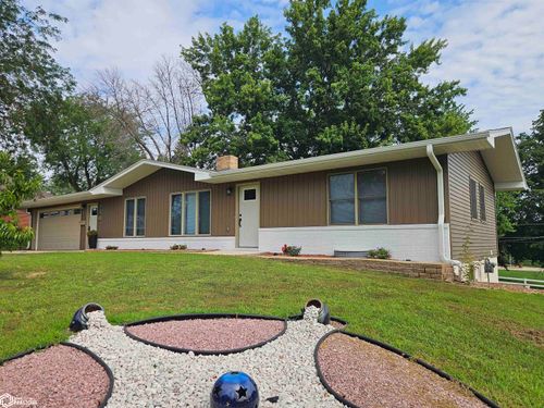 530 W 18th St, Carroll, IA, 51401-3504 | Card Image