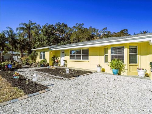 2049 50th Ave, Vero Beach, FL, 32966-2135 | Card Image
