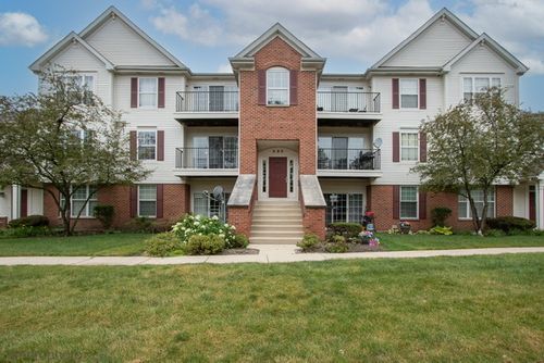 203-680 Mill Cir, Wheeling, IL, 60090-4205 | Card Image