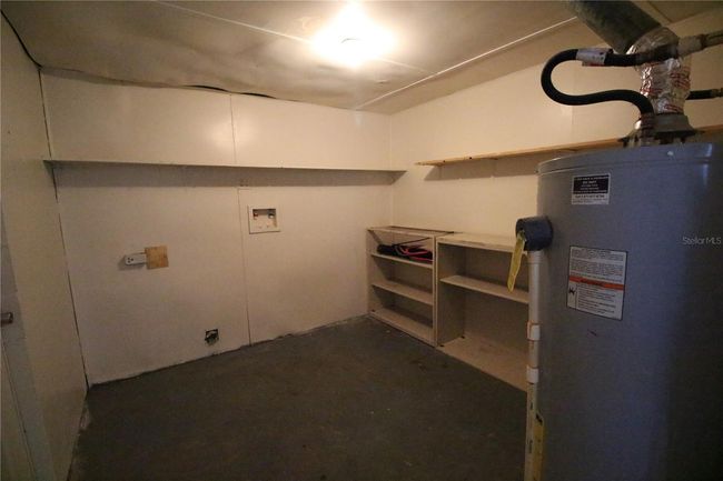 LAUNDRY ROOM | Image 11
