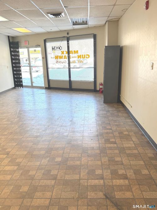 68 Lake Ave, Danbury, CT, 06810-3310 | Card Image