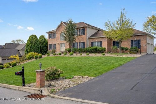 5 Chatham Hill Cir, South Abington Township, PA, 18411-8796 | Card Image