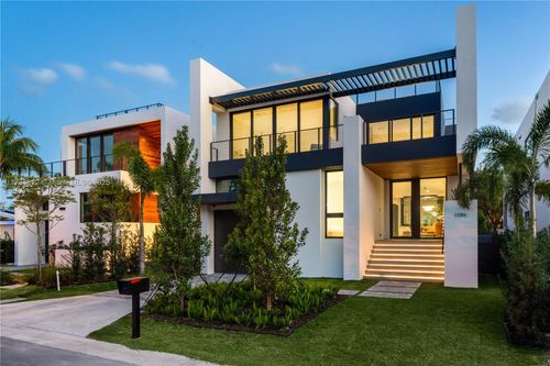 1096 N Venetian Dr, Miami Beach, FL, 33139-1017 | Card Image