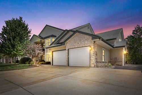 10210 W Deerwood Lane, Franklin, WI, 53132 | Card Image