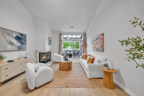 1654 Parkview Green Cir, San Jose, CA, 95131 | Card Image