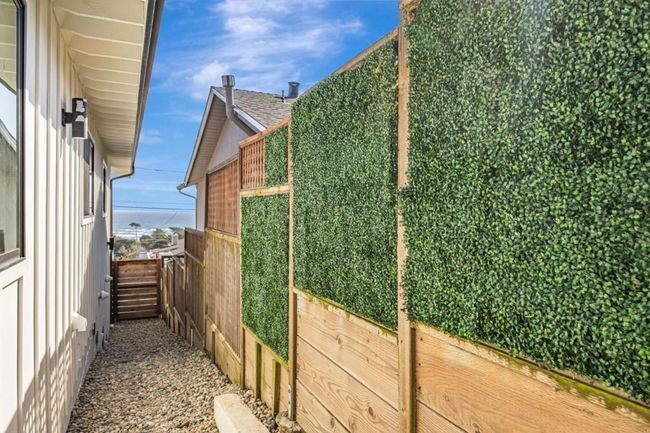 651 Stetson St, House other with 3 bedrooms, 2 bathrooms and 2 parking in Moss Beach CA | Image 27
