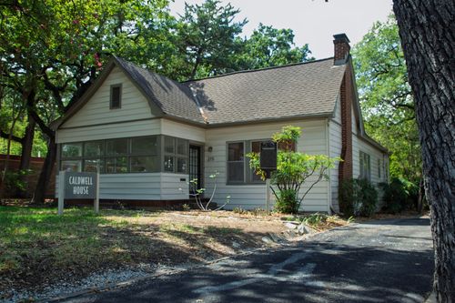 215 S O Connor Rd, Irving, TX, 75060-2950 | Card Image
