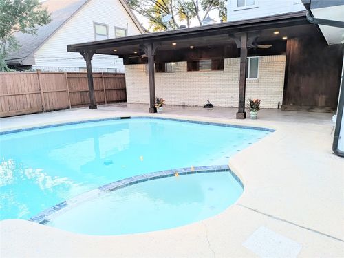 202 Merribrook Trl, Duncanville, TX, 75116-4615 | Card Image