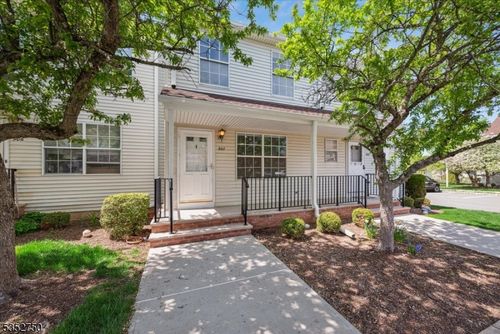 907 Wetherburn Ct, Flemington, NJ, 08822-2070 | Card Image