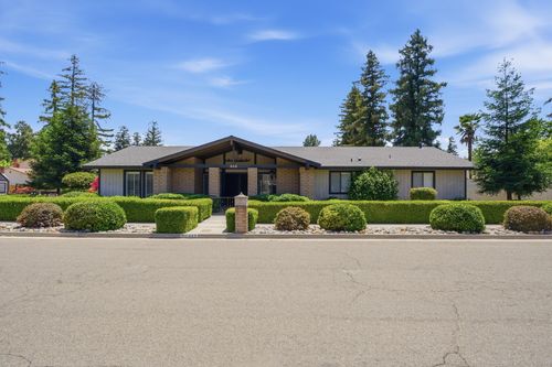 445 E Chevy Chase Drive, Tulare, CA, 93274 | Card Image