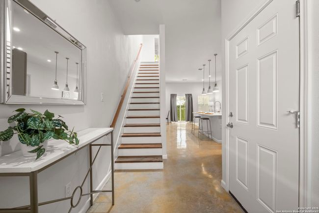 3 - 1002 Morningside Dr, Townhouse with 3 bedrooms, 3 bathrooms and null parking in Terrell Hills TX | Image 5
