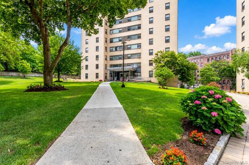 2g-6 Fordham Hill Oval, Bronx, NY, 10468-4829 | Card Image