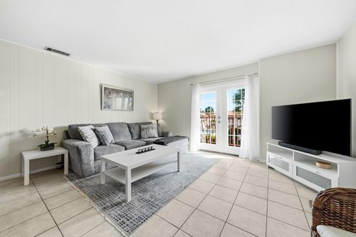 apt-b202-2100 W Beach Dr, Panama City, FL, 32401-1607 | Card Image