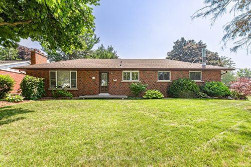 138 Oakwood Dr, Dorchester, ON, N0L1G3 | Card Image