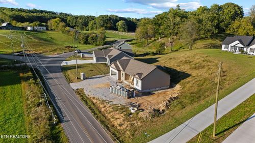 380 Hillvale Rd, Clinton, TN, 37716-6614 | Card Image