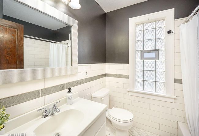 Main level full bathroom | Image 16