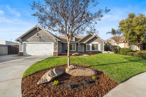 4842 W Country Ct, Visalia, CA, 93277-5732 | Card Image