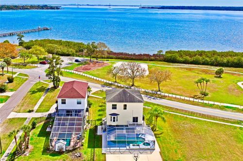 402 Shore Dr W, Oldsmar, FL, 34677-3418 | Card Image