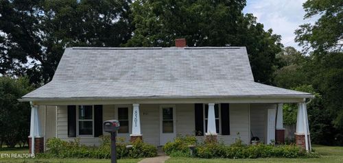 8501 Garrison Dr, Knoxville, TN, 37931-3322 | Card Image