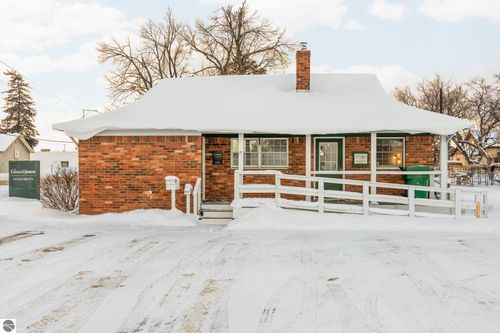 307 Huron St, Grayling, MI, 49738-1912 | Card Image